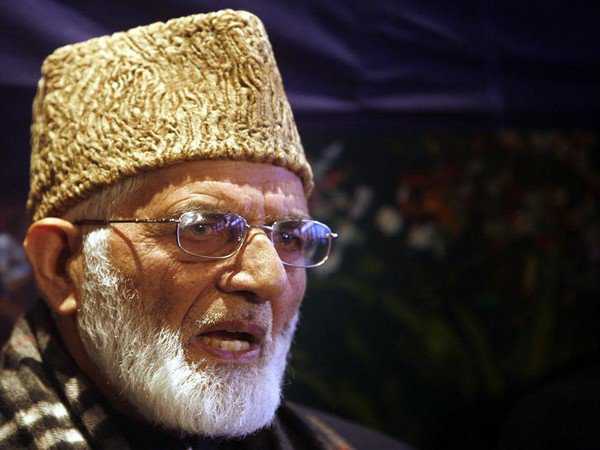 Pakistani flag to fly at half mast to mourn Geelani's death