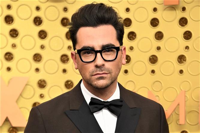 Dan Levy to produce and star in a rom-com for Netflix