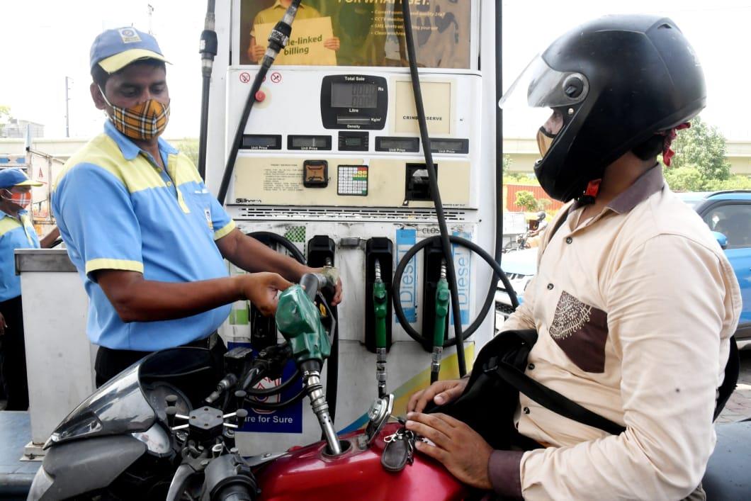 Petrol, diesel prices may rise as international oil rates surge
