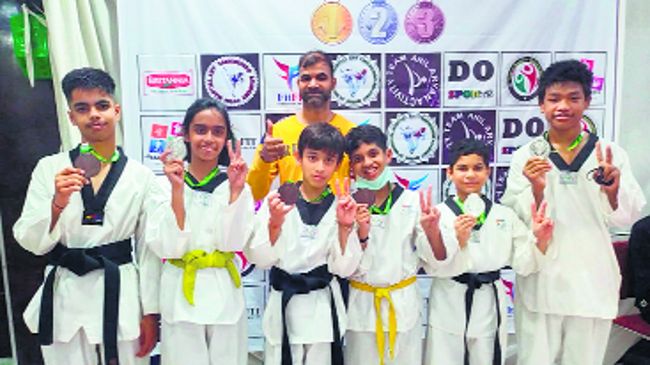 Six city taekwondo players win medals