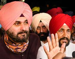 Punjab Congress crisis: CM Channi reaches out to Navjot Singh Sidhu, offers to talk it out
