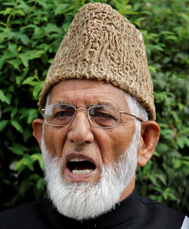 Video shows Geelani’s body draped in Pak flag, FIR filed