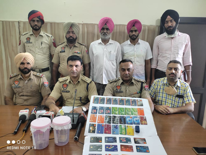 Khanna police bust 2 gangs of ATM fraudsters, 7 held