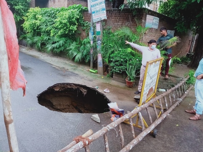Ludhiana: After road cave-ins, Dugri residents seek installation of new sewer line