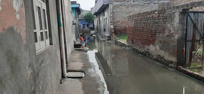 Dhandari Khurd: Resolve sewage issue or face protests, residents tell MC