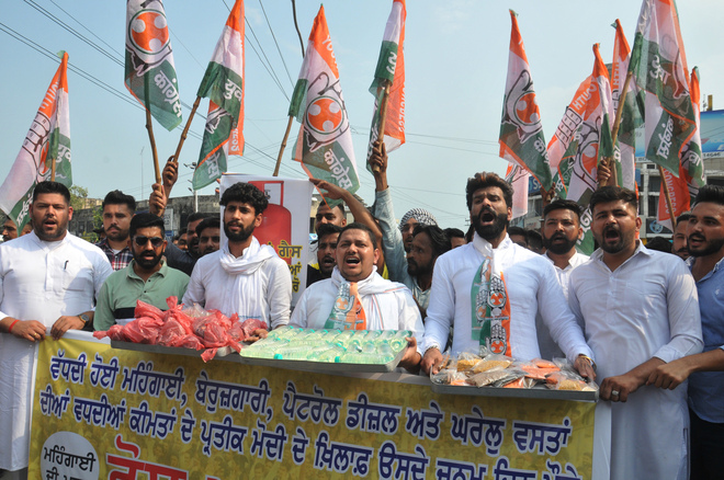 Jalandhar: BJP celebrates PM Modi’s birthday, Cong protests