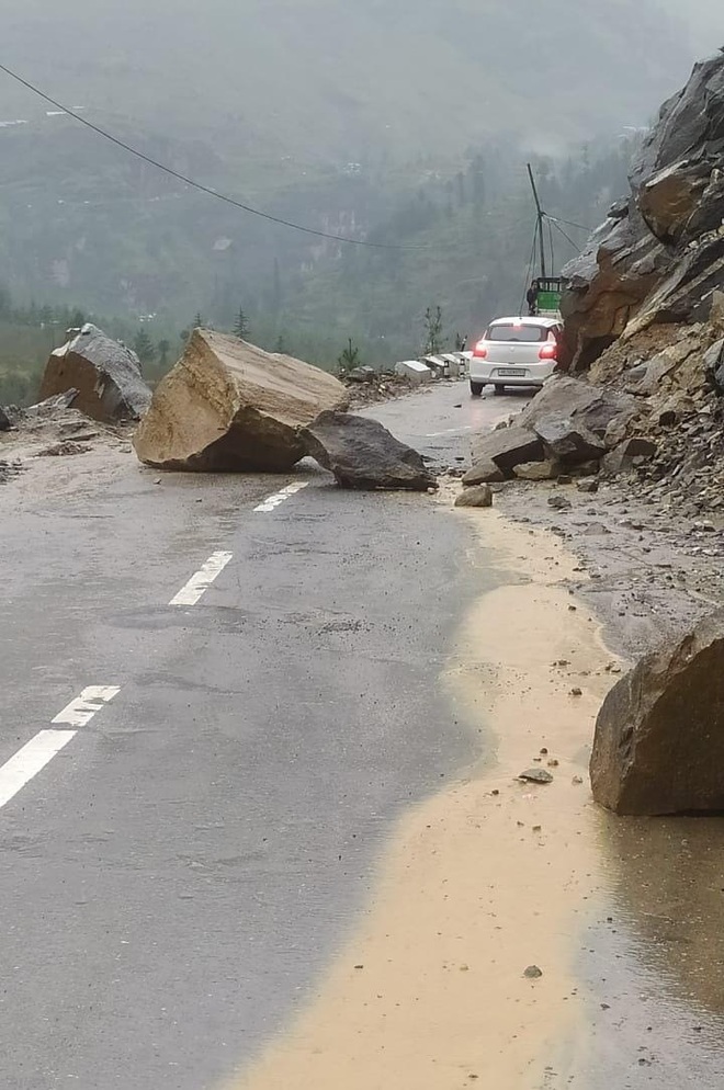 Manali-Leh road blocked again