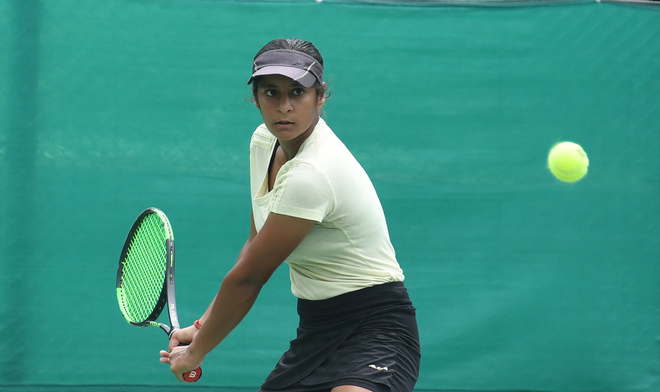 Top seeds Navya, Riya make it to tennis finals