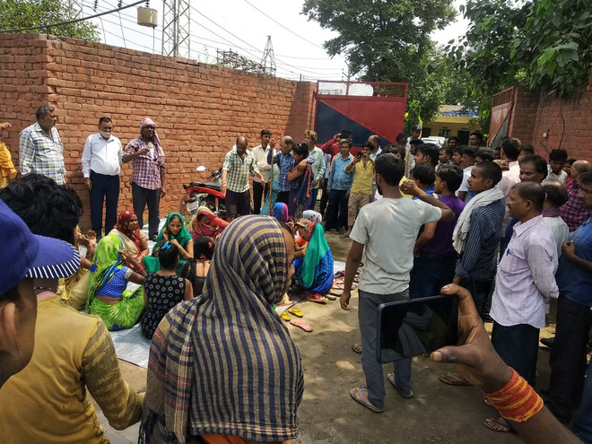 Sahnewal: Youth electrocuted, kin seek relief