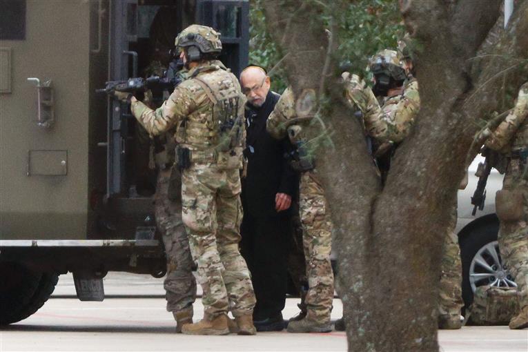 Captor killed, all four hostages freed after 10-hr Texas synagogue standoff