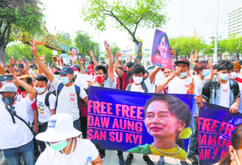 China lurking, India walks tightrope on Myanmar