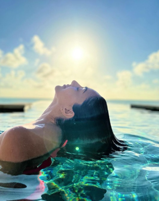 Picture perfect: Kiara looks ravishing in this shot from her Maldives holiday
