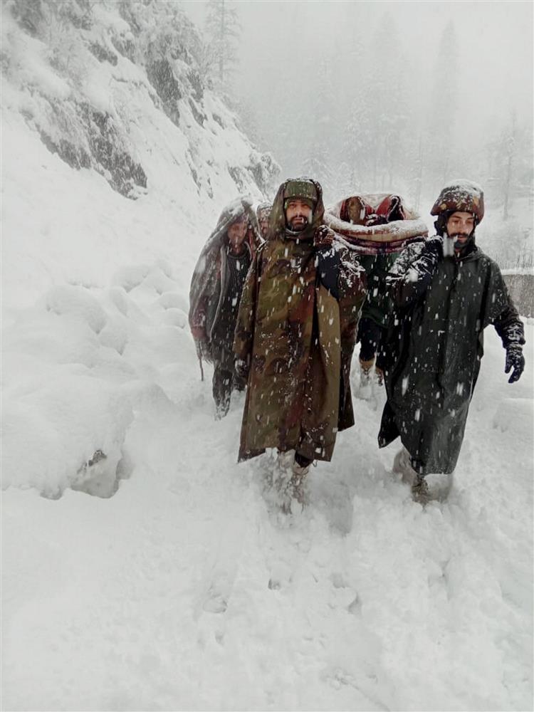 Three patients airlifted from the snow-bound Tangdhar sector