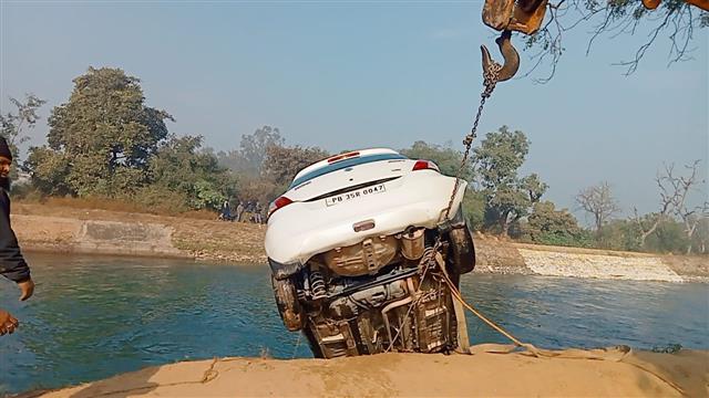 2 killed, others missing as car falls into Bhakra canal near Patiala