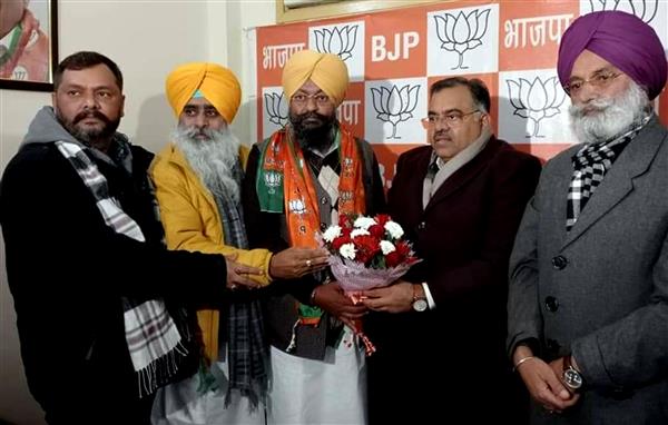Amritsar: Disgruntled DCC rural chief Bhagwantpal Singh Sachar joins BJP