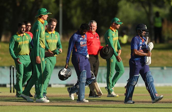 South Africa go 1-0 up after India self-destruct in first ODI