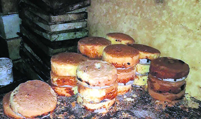 Health team raids Patiala's prominent bakery, collects four food samples