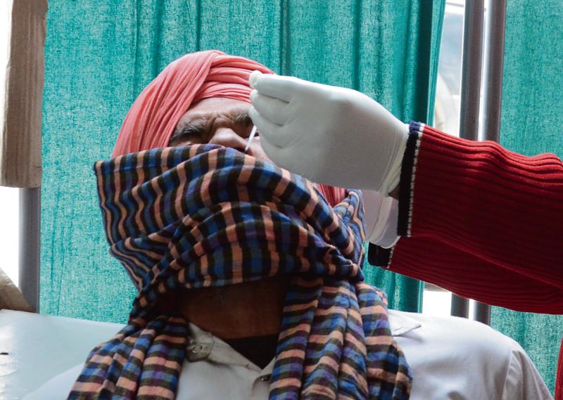 5 succumb to virus in Amritsar, 455 test +ve in last 24 hours