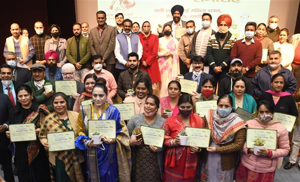 ‘Change leaders’ honoured at Swachh event