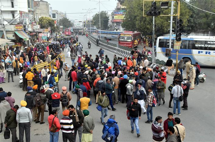 Bathinda: Punjab Roadways, Punbus staff protest change in timetable