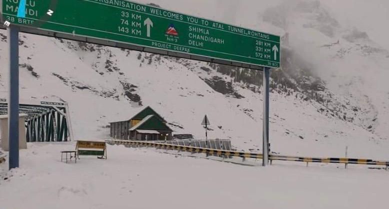 20 stranded tourists rescued from Himachal's Lahaul