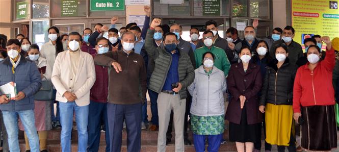 Doctors adamant on shutdown of services despite ESMA imposition in Haryana