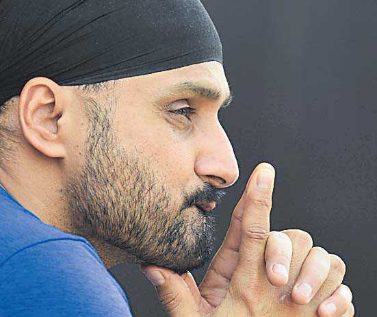 Cricketer Harbhajan Singh tests positive for Covid, under home quarantine