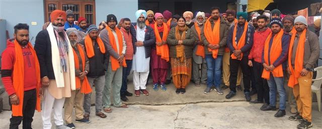 SAD supporters join Congress in Fatehgarh Sahib district