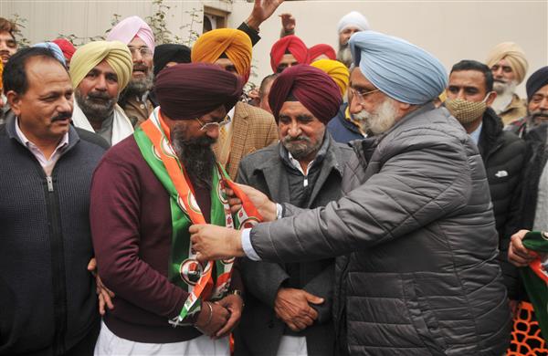 A day after joining BJP, miffed Amritsar district Cong rural chief Bhagwantpal Sachar returns to party