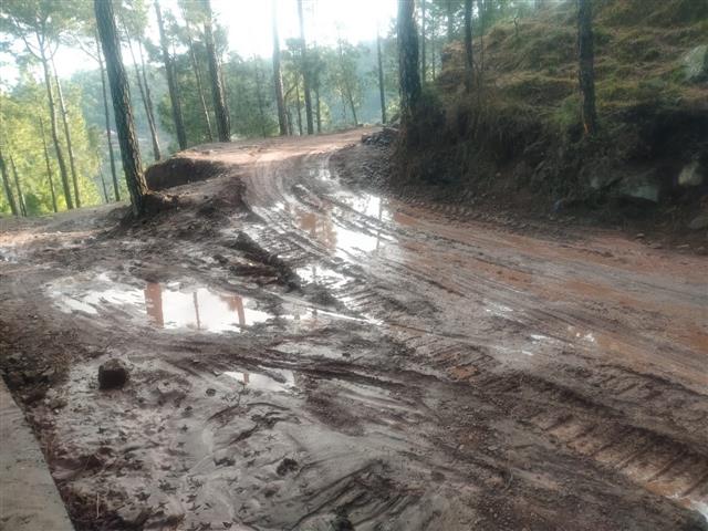 Work on Shiller-Pathia link road shoddy, allege villagers