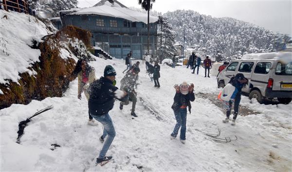 Cold wave unabated, temperature dips in Himachal Pradesh