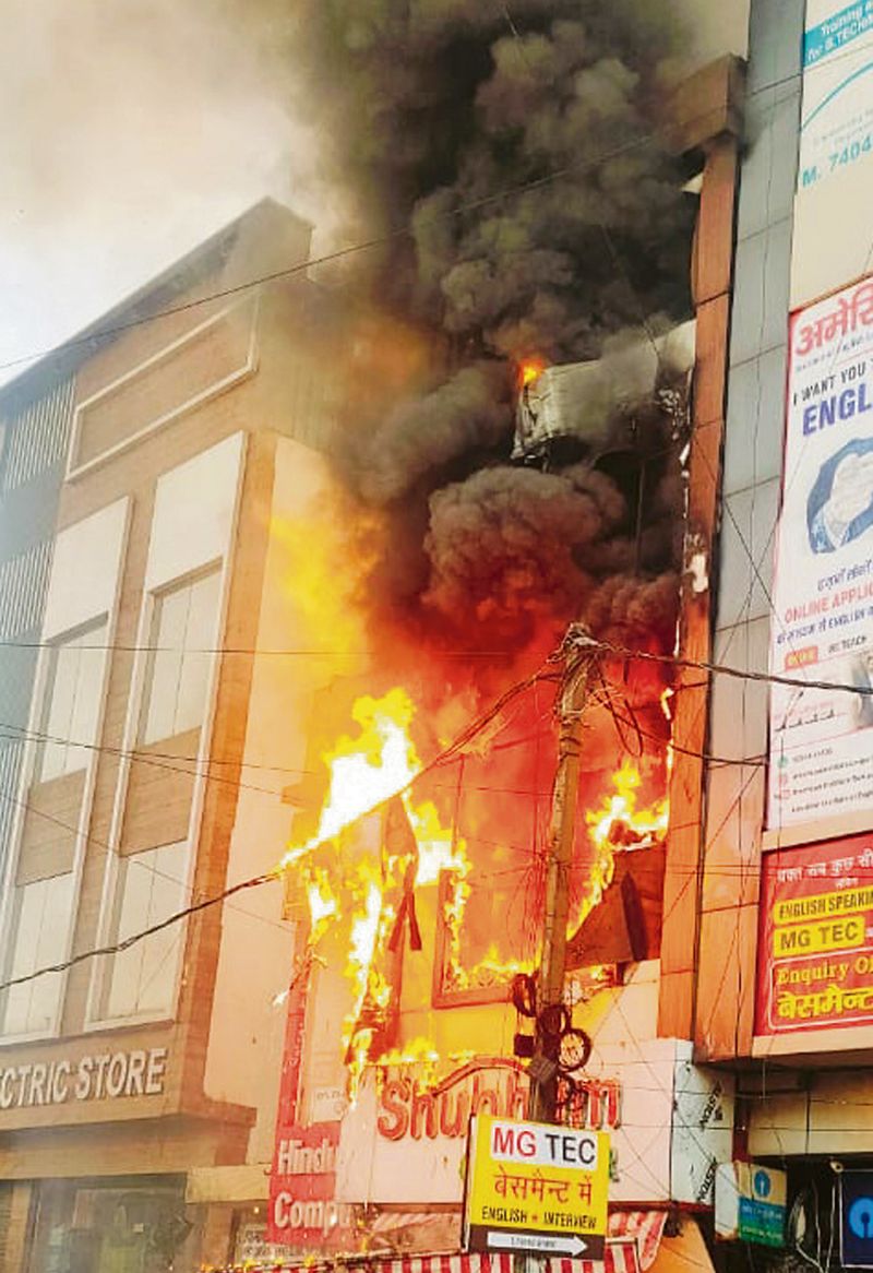 Major fire breaks out at car showroom in Sonepat