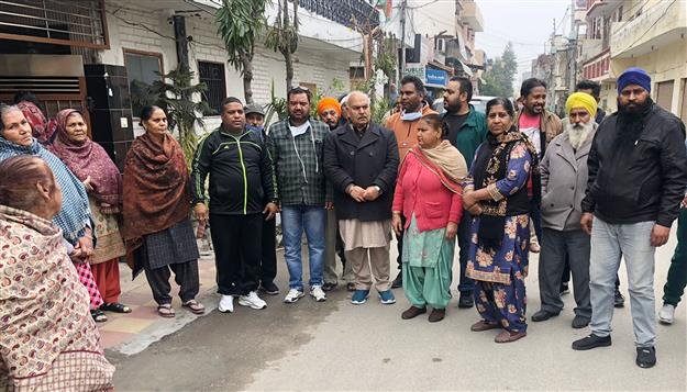 Mohinder Singh Kaypee holds meetings in Jalandhar Cantt area, says will wait for review