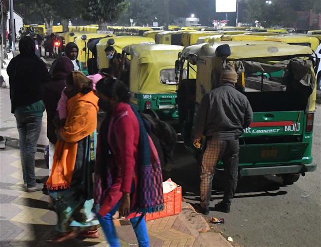 Chaos at Chandigarh railway station, courtesy auto drivers