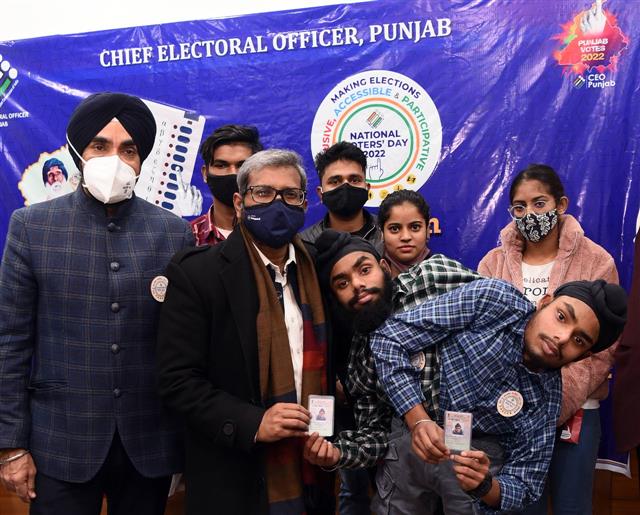 National Voters’ Day: CEO Punjab hands-over Voter ID cards to Sohna-Mohna, others