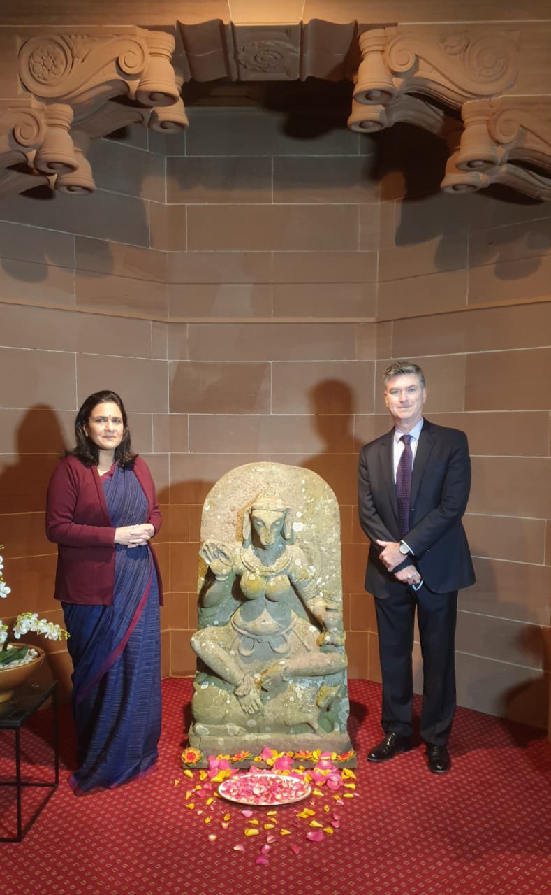 Stolen 10th century yogini sculpture heading back to India