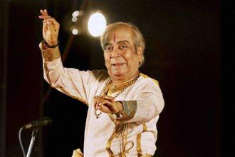 Legendary Kathak dancer Birju Maharaj dies at 83