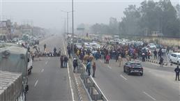 Guru Ravidas Tiger Force blocks highway in Jalandhar; demanding postponement of Punjab election
