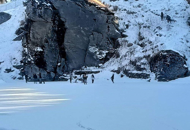 Stroll, photography banned on sacred Seolsar lake in Kullu