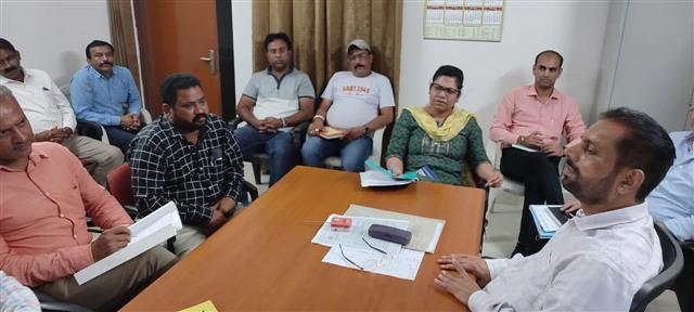 Jalandhar MC chief meets health officials, seeks report on waste mgmt