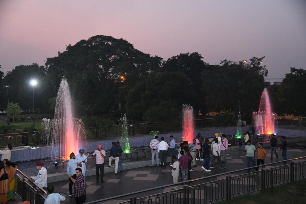 Musical fountain at Company Bagh functional
