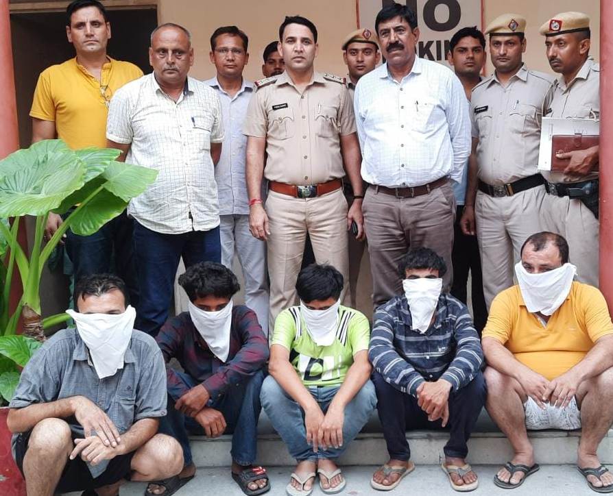 Five held for extortion bid in gangster’s name