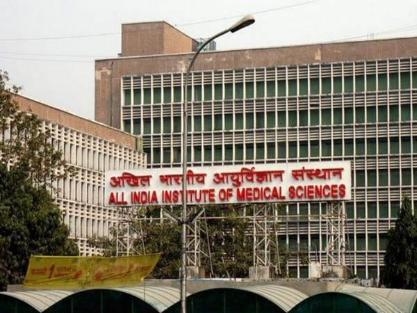 AIIMS cracks the whip, no cellphones for OPD front-desk staff