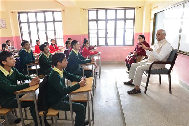 Governor, pupils interact at Chhota Shimla