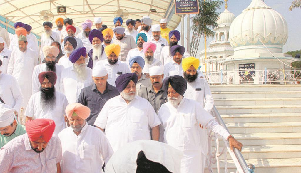 Unite to stop SGPC bifurcation, Sukhbir Badal urges Sikhs