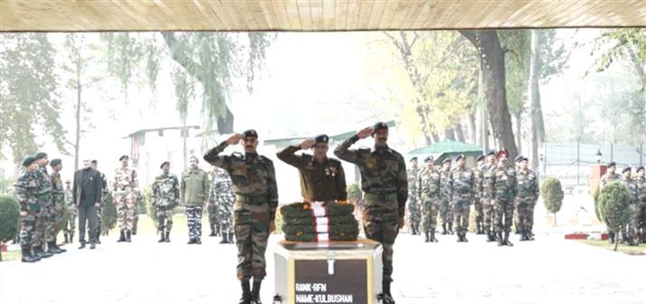 Army pays tributes to braveheart Rifleman Kulbhushan Manta from Shimla killed in J&K encounter