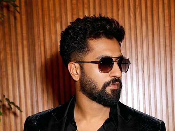 Vicky Kaushal takes fans to dubbing session of rom-com with Sara Ali Khan