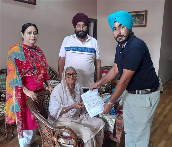 Amritsar district administration honours 707 centenarian voters