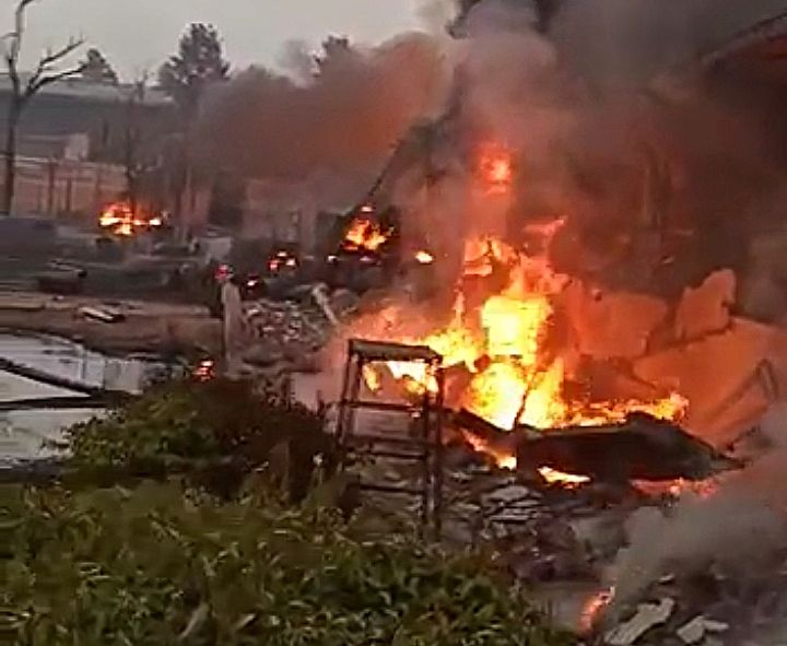 Massive fire at auto parts unit, no casualty