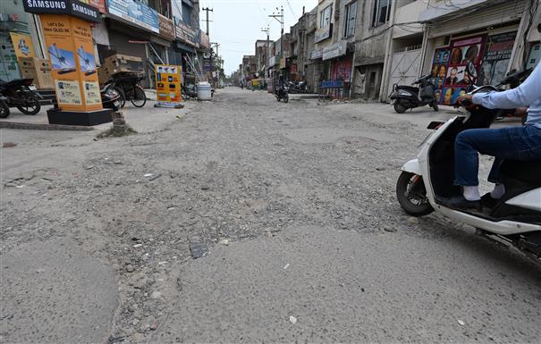 No dept ready to repair damaged stretch of Dugri-Dhandra Road